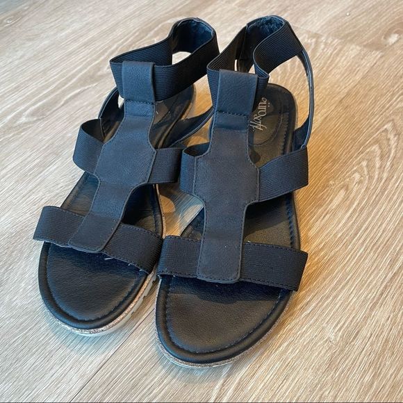 Euro Soft by Sofft black sandals with white sole size 9 - Picture 8 of 8